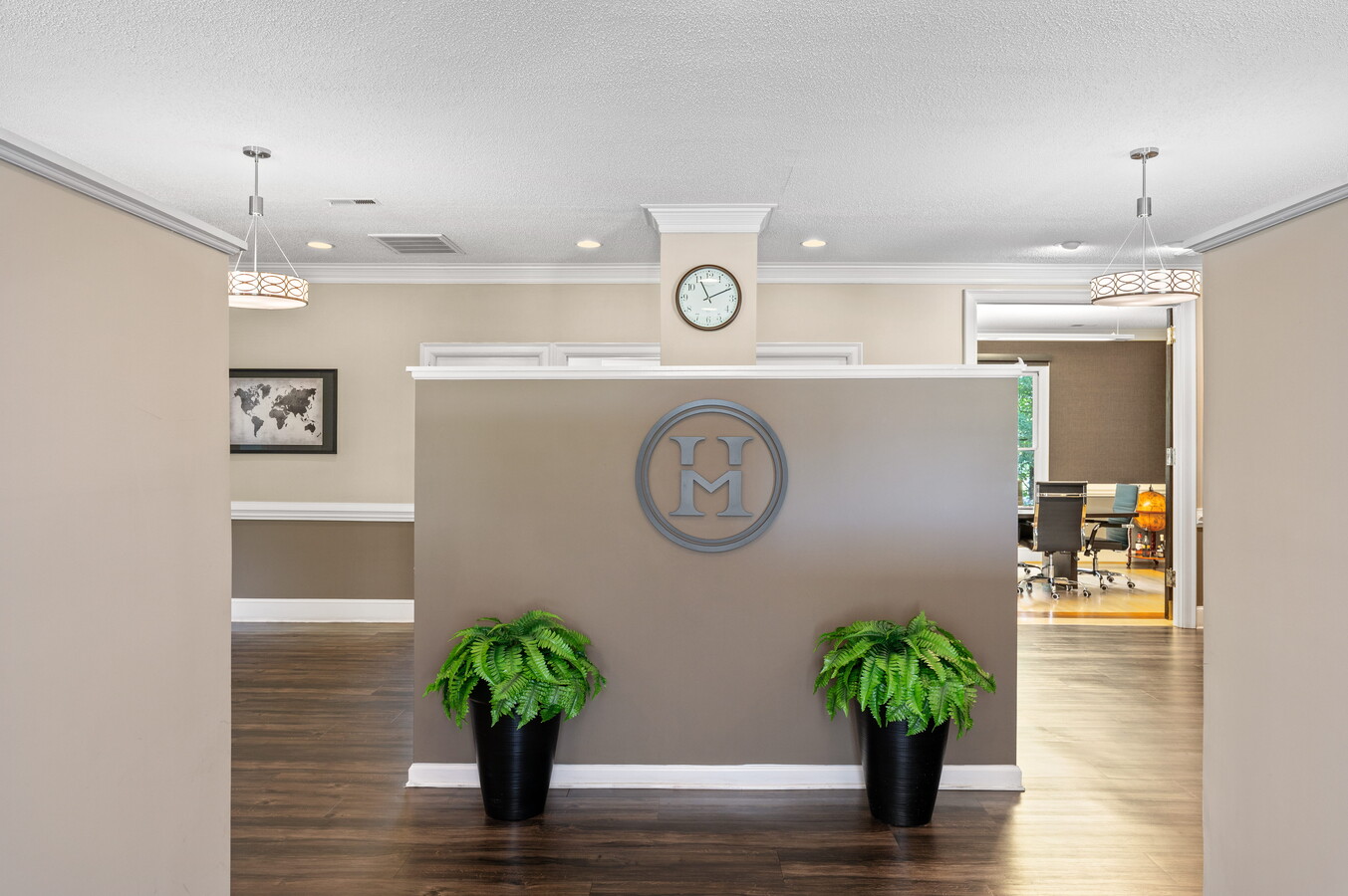 1348 Matthews Township Pky, Matthews, NC 28105 - Unité 200 -  - Hall d’entrée - Image 1 of 17
