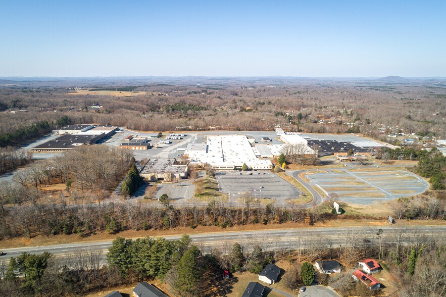 405 LeWallen Rd, Asheboro, NC à louer - Photo du bâtiment - Image 2 de 9