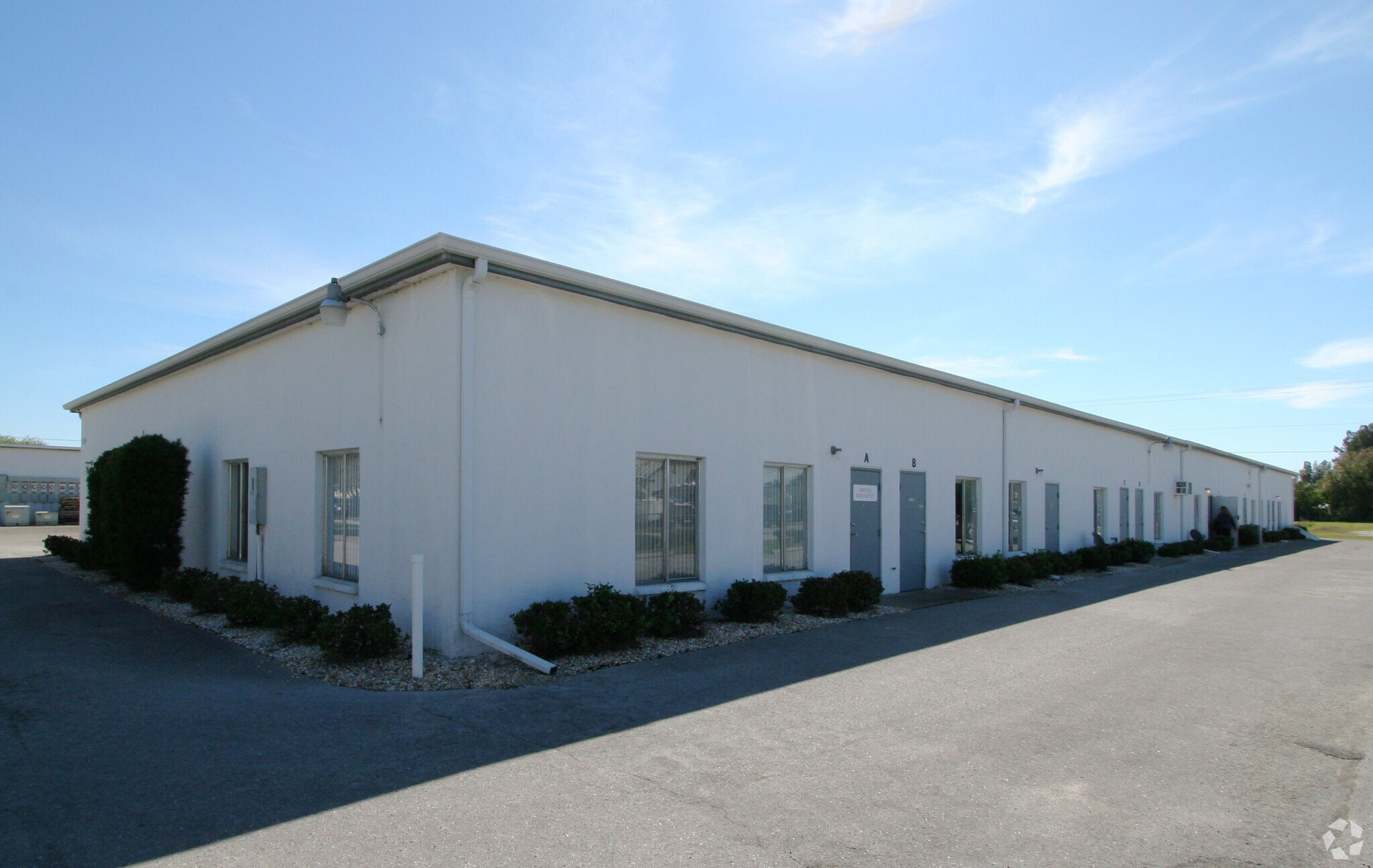 1390 Commerce Blvd, Sarasota, FL à louer Photo principale- Image 1 de 15