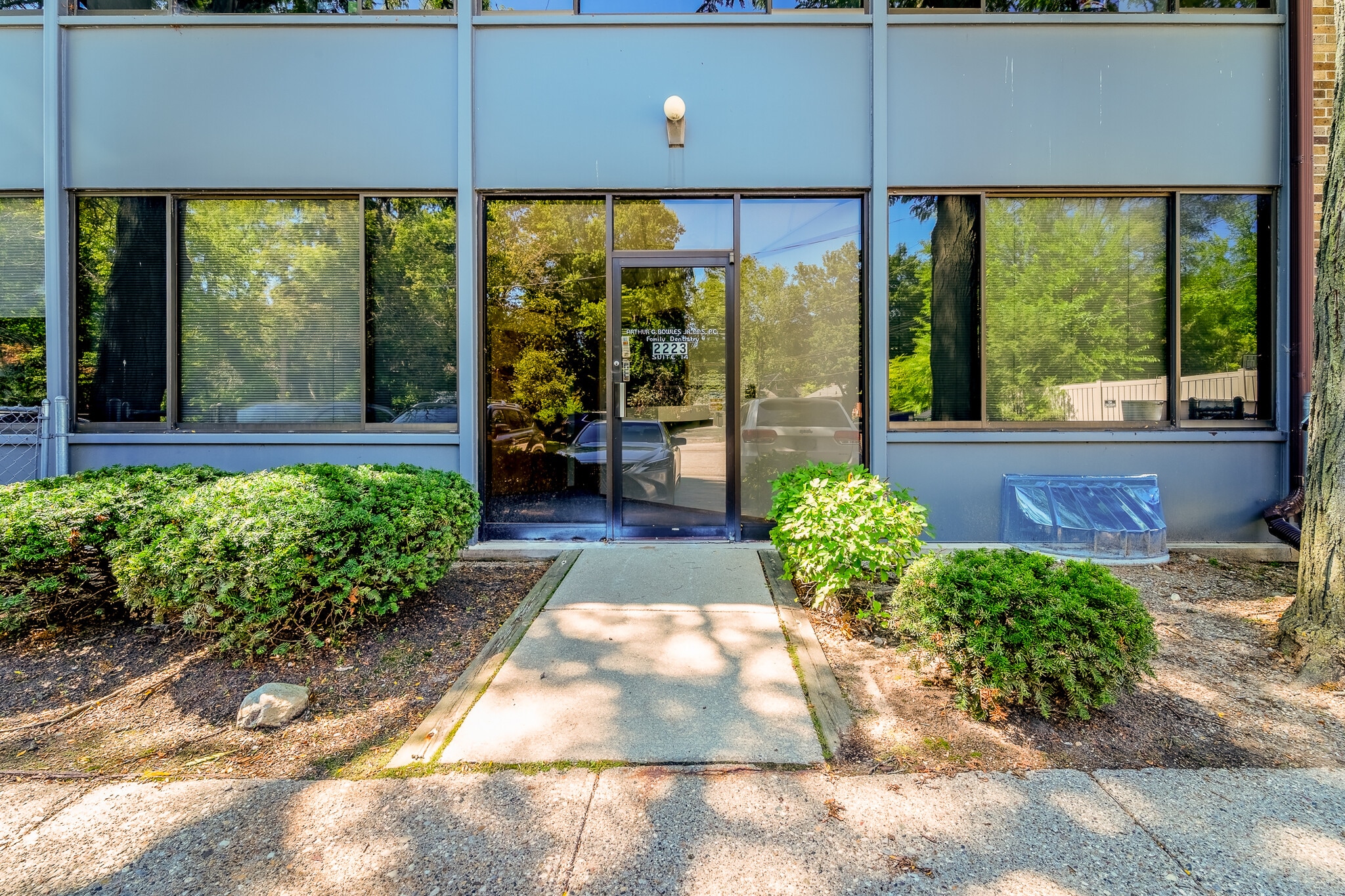 2219 Packard St, Ann Arbor, MI for sale Primary Photo- Image 1 of 38