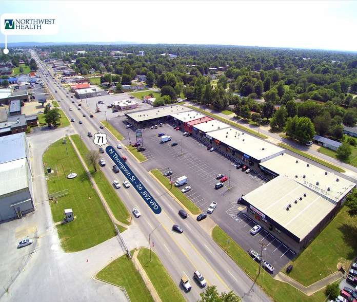 812 N Thompson St, Springdale, AR for lease - Building Photo - Image 2 of 3