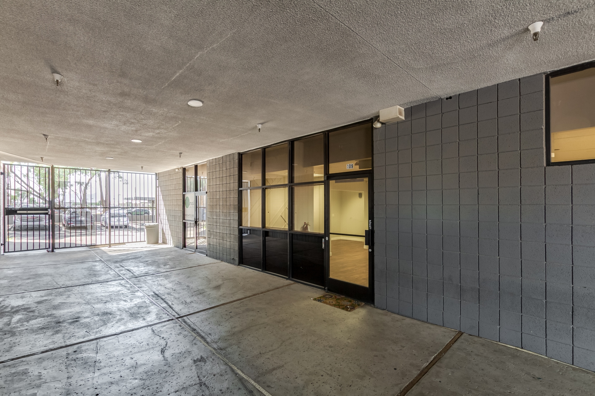 2330 N 75th Ave, Phoenix, AZ for lease Building Photo- Image 1 of 16