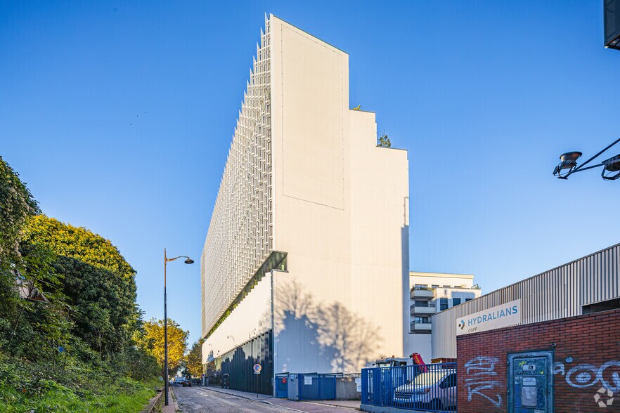 Bureau dans Saint-Ouen-sur-Seine à louer - Photo principale - Image 1 de 4