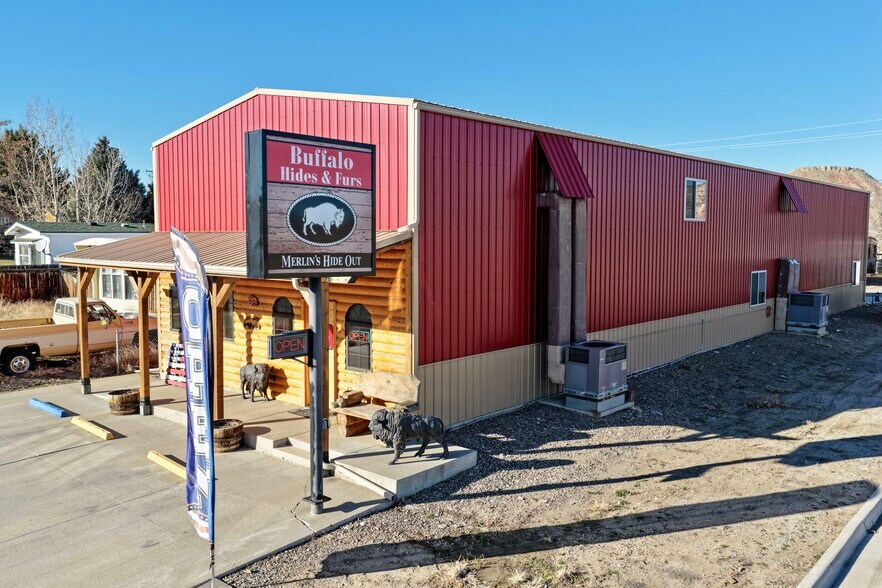 626 Richards St, Thermopolis, WY à vendre - Photo du bâtiment - Image 2 de 27