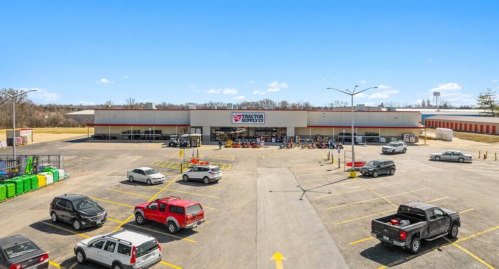 1208 W Highway 28, Owensville, MO à vendre - Photo du bâtiment - Image 3 de 5