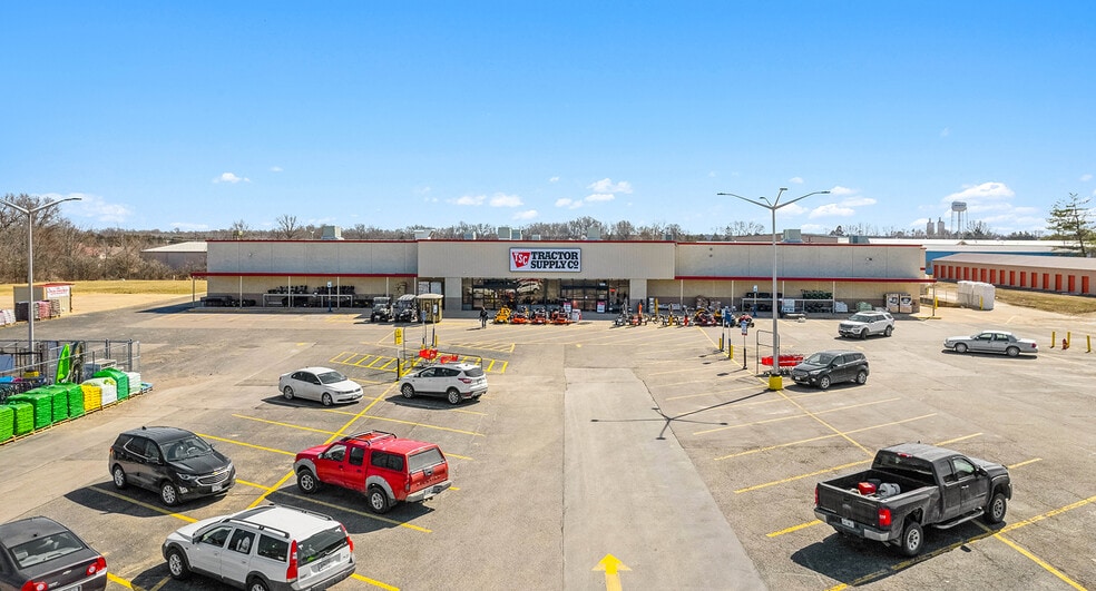 1208 W Highway 28, Owensville, MO à vendre - Photo du bâtiment - Image 3 de 5