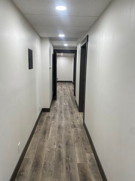 6936 Promenade Dr, Salt Lake City, UT à louer - Photo du bâtiment - Image 3 de 10