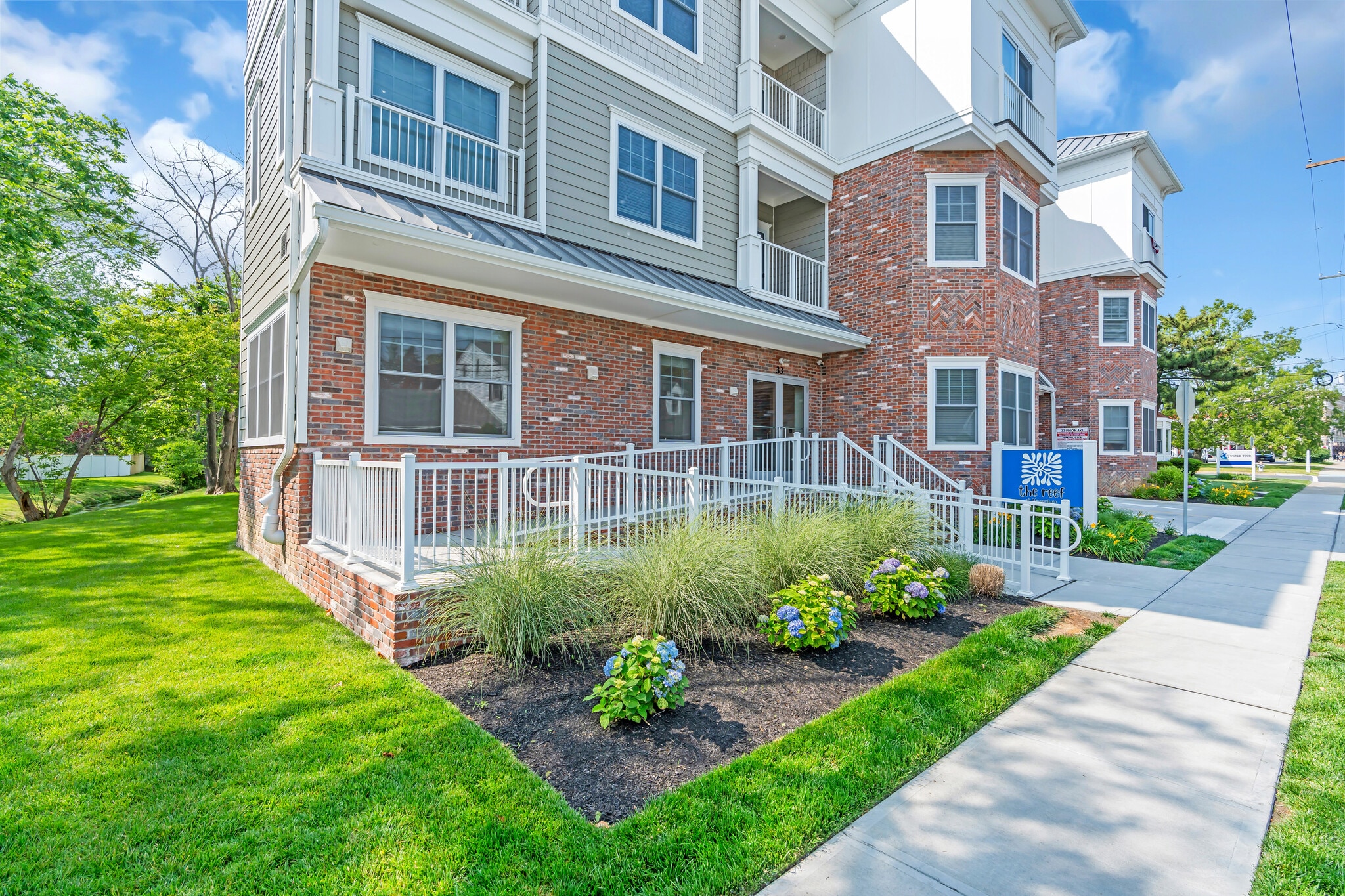 33 Union Ave, Manasquan, NJ for sale Building Photo- Image 1 of 112