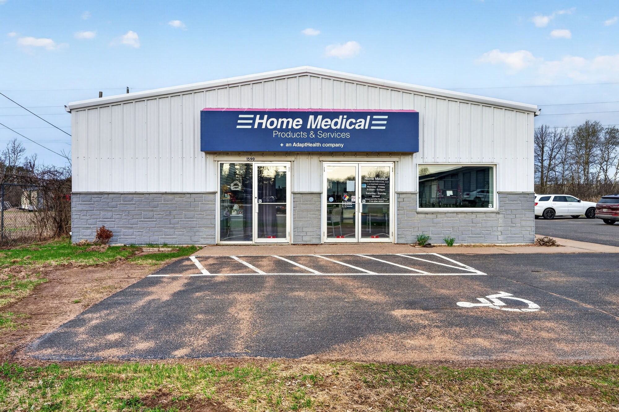 1590 Macauley Ave, Rice Lake, WI à vendre Photo principale- Image 1 de 11