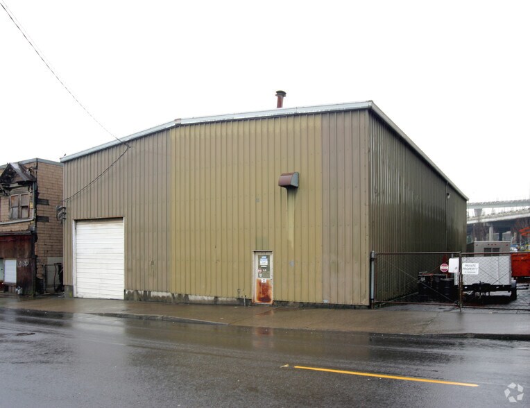 717 N Russell St, Portland, OR à vendre - Photo du bâtiment - Image 2 de 2