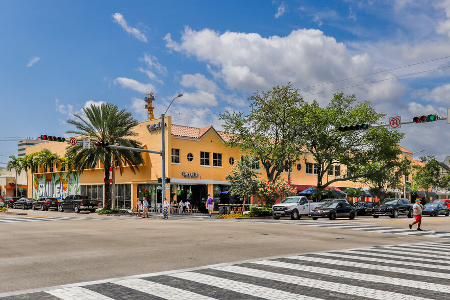 200-230 Miracle Mile, Coral Gables, FL à louer - Photo du bâtiment - Image 3 de 5