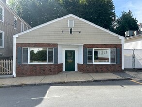 34 Market St, Amesbury, MA for lease Interior Photo- Image 1 of 23