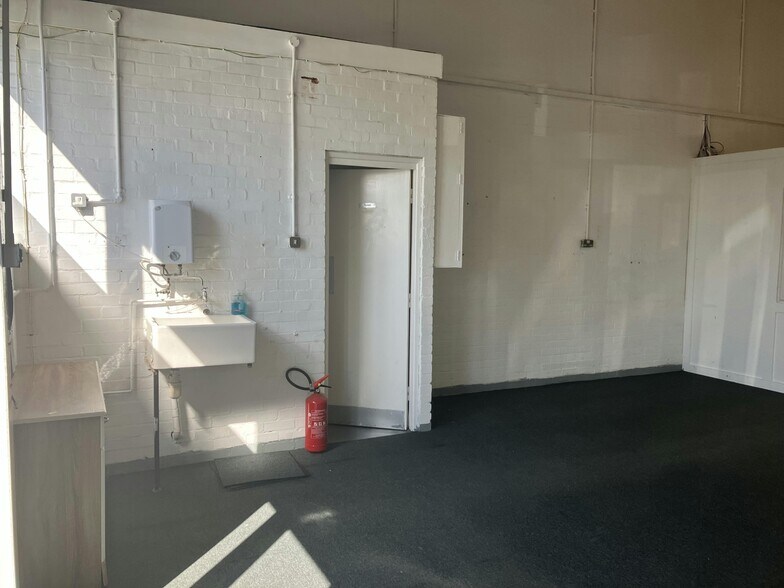 18-44 Benedict Sq, Peterborough à louer - Photo intérieure - Image 3 de 4