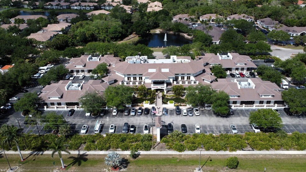 24860 S Tamiami Trl, Bonita Springs, FL à louer - Photo du bâtiment - Image 1 de 10