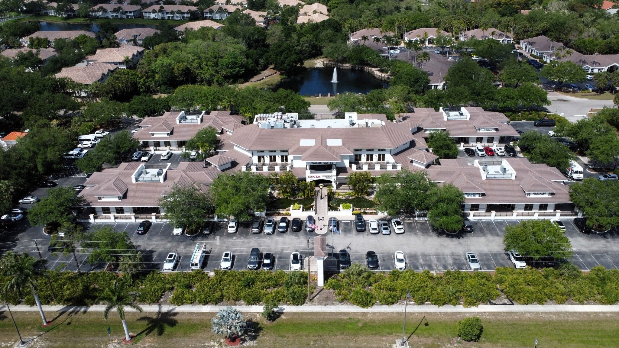 24860 S Tamiami Trl, Bonita Springs, FL à louer Photo du bâtiment- Image 1 de 11