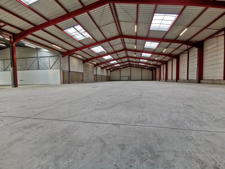 Industrial in Reims for lease - Building Photo - Image 2 of 10