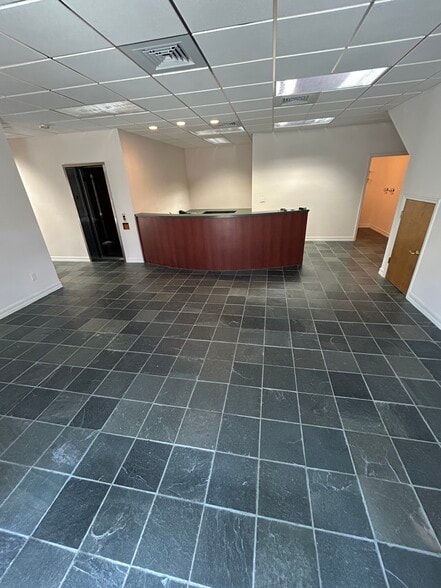 4707 Enterprise Ave, Naples, FL for lease - Building Photo - Image 2 of 37