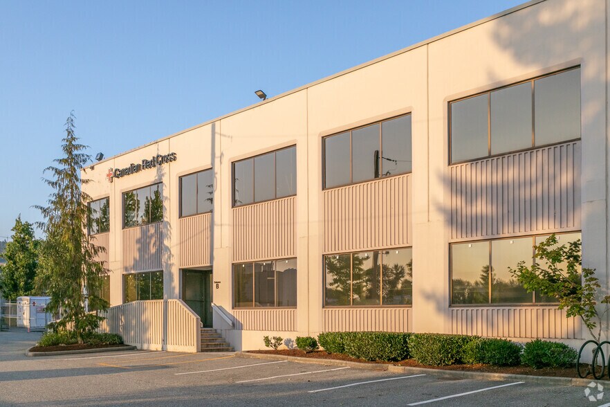 3400 Lake City Way, Burnaby, BC à louer - Photo du bâtiment - Image 2 de 6