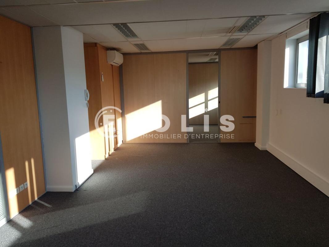 Office in Champigny-sur-Marne for lease Interior Photo- Image 1 of 14