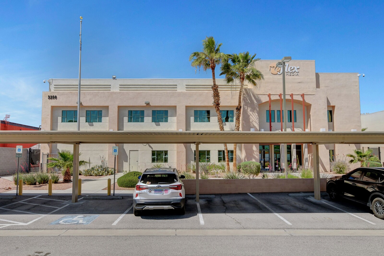 3250 Pepper Ln, Las Vegas, NV à vendre Photo du bâtiment- Image 1 de 1