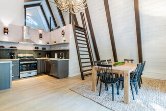 Plus de détails pour 306 Loch Leven Rd, Lake Arrowhead, CA - Services hôteliers à vendre