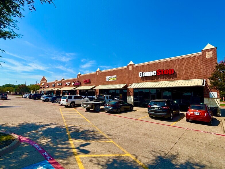 1035 N Highway 77, Waxahachie, TX à louer - Photo du bâtiment - Image 2 de 8