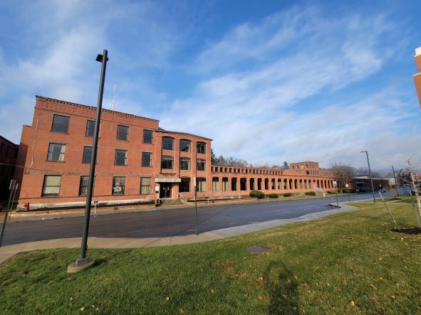 59 Field St, Torrington, CT à louer - Photo du bâtiment - Image 2 de 8