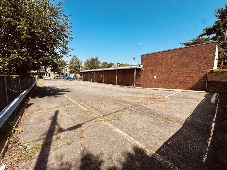 7421 Georgia Ave NW, Washington, DC for sale - Building Photo - Image 3 of 4