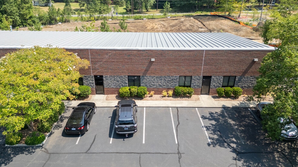 600 Meadowlands Dr, Hillsborough, NC for lease - Building Photo - Image 2 of 19
