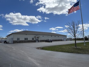 1925 W Packard St, Appleton, WI for lease Building Photo- Image 1 of 11