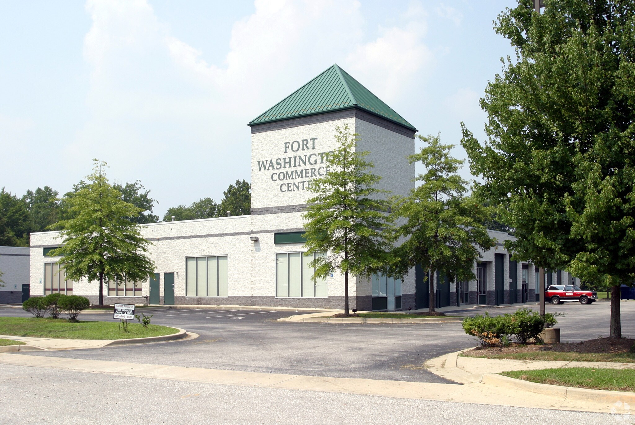 11050 Livingston Rd, Fort Washington, MD à louer Photo du bâtiment- Image 1 de 15