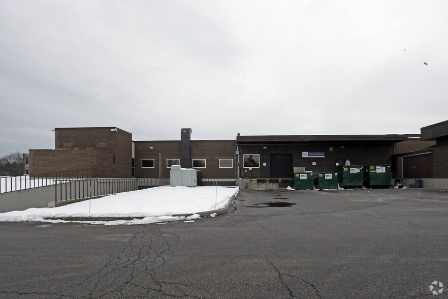 2489 N Sheridan Way, Mississauga, ON à vendre - Photo du bâtiment - Image 2 de 4