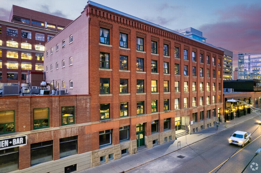 319-325 10th Ave SW, Calgary, AB à louer - Photo du bâtiment - Image 2 de 6