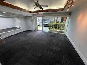 4949-4993 SW 74th Ct, Miami, FL à louer Photo intérieure- Image 1 de 5