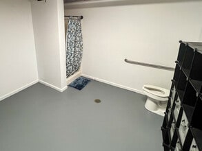 2308 Icenhour Ct, Lenoir, NC for lease Interior Photo- Image 2 of 15