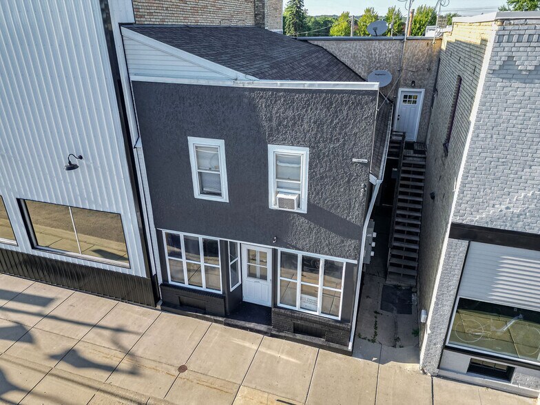 28 Main St W, Richmond, MN à vendre - Photo du bâtiment - Image 1 de 11