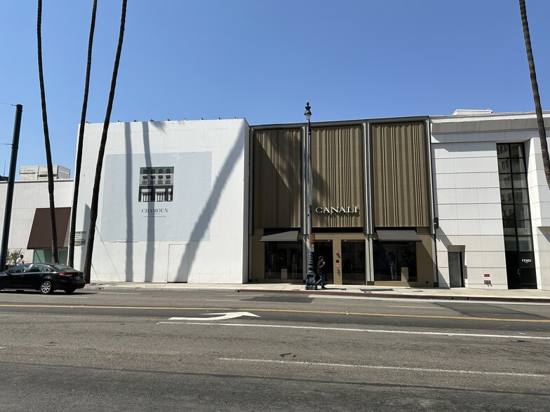 9549-9551 Wilshire Blvd, Beverly Hills, CA for lease - Building Photo - Image 2 of 10