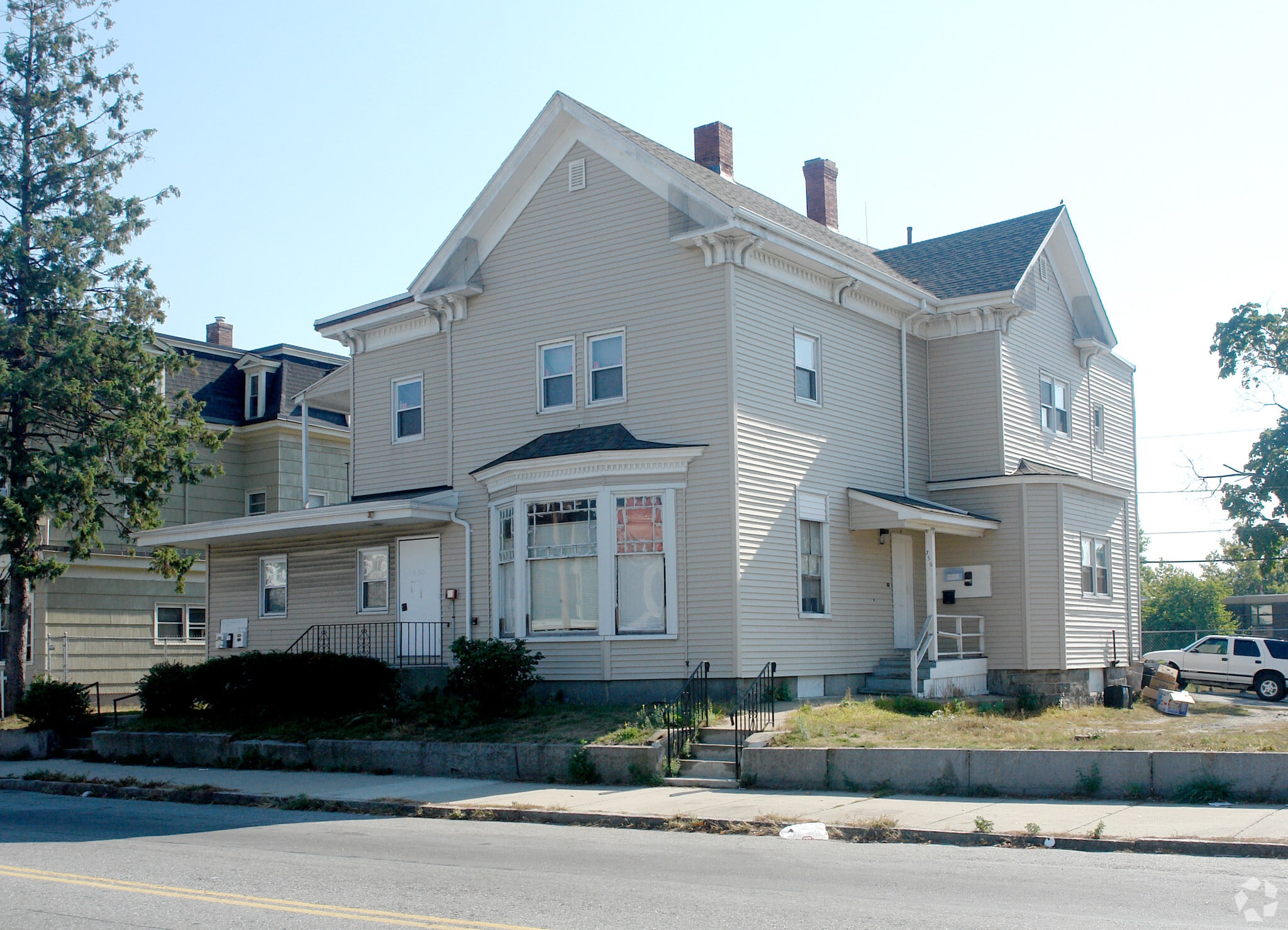 Haverhill Street Apartments portfolio of 2 properties for sale on LoopNet.ca Primary Photo- Image 1 of 3