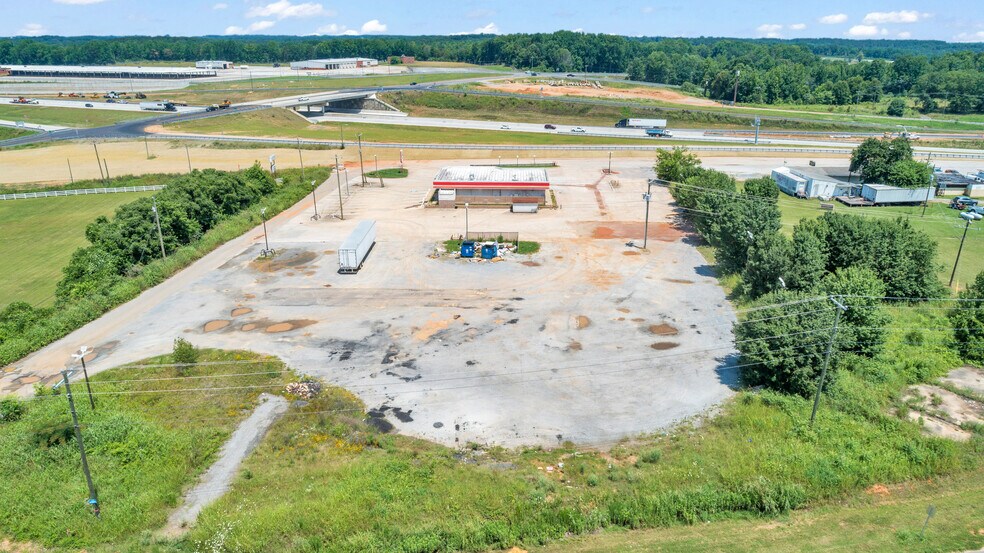165 Imperial Ln, Gaffney, SC à vendre - Photo du bâtiment - Image 3 de 43