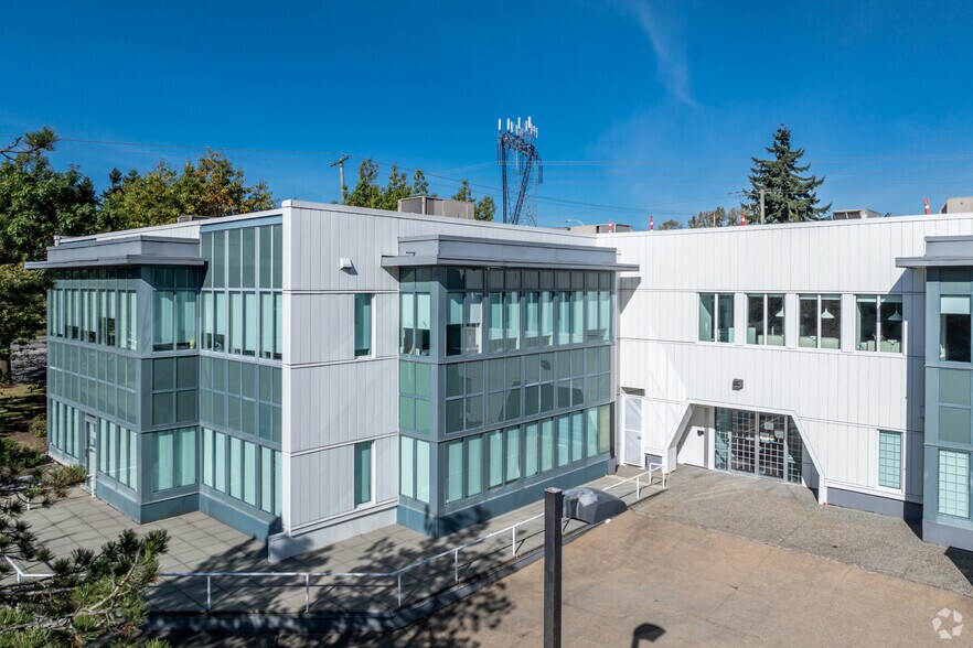 9180 King George Blvd, Surrey, BC à louer - Photo du bâtiment - Image 3 de 3