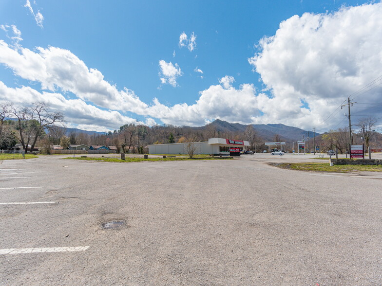 1897 South Main St, Waynesville, NC à vendre - Photo du b timent - Image 1 de 1