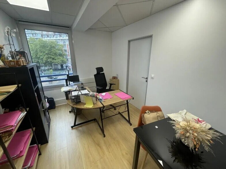 270 Avenue De La République, La Madeleine for lease - Interior Photo - Image 3 of 10