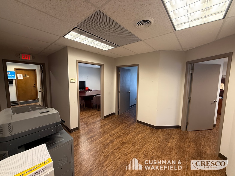 5455 Broadview Rd, Parma, OH for sale - Interior Photo - Image 2 of 7