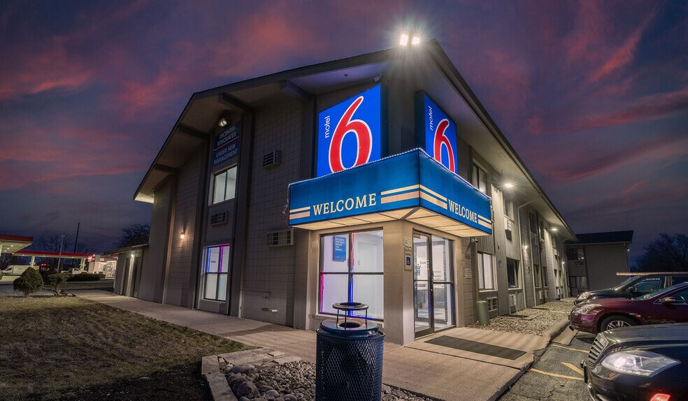 1600 N Main St, Normal, IL à vendre - Photo du bâtiment - Image 3 de 33