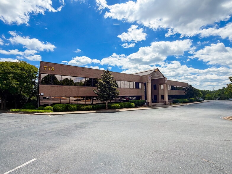 775 Spartan Blvd, Spartanburg, SC à louer - Photo du bâtiment - Image 2 de 11