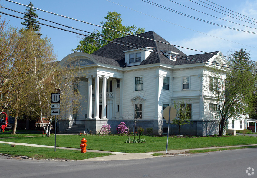 273 Paddock St, Watertown, NY à vendre - Photo principale - Image 1 de 1