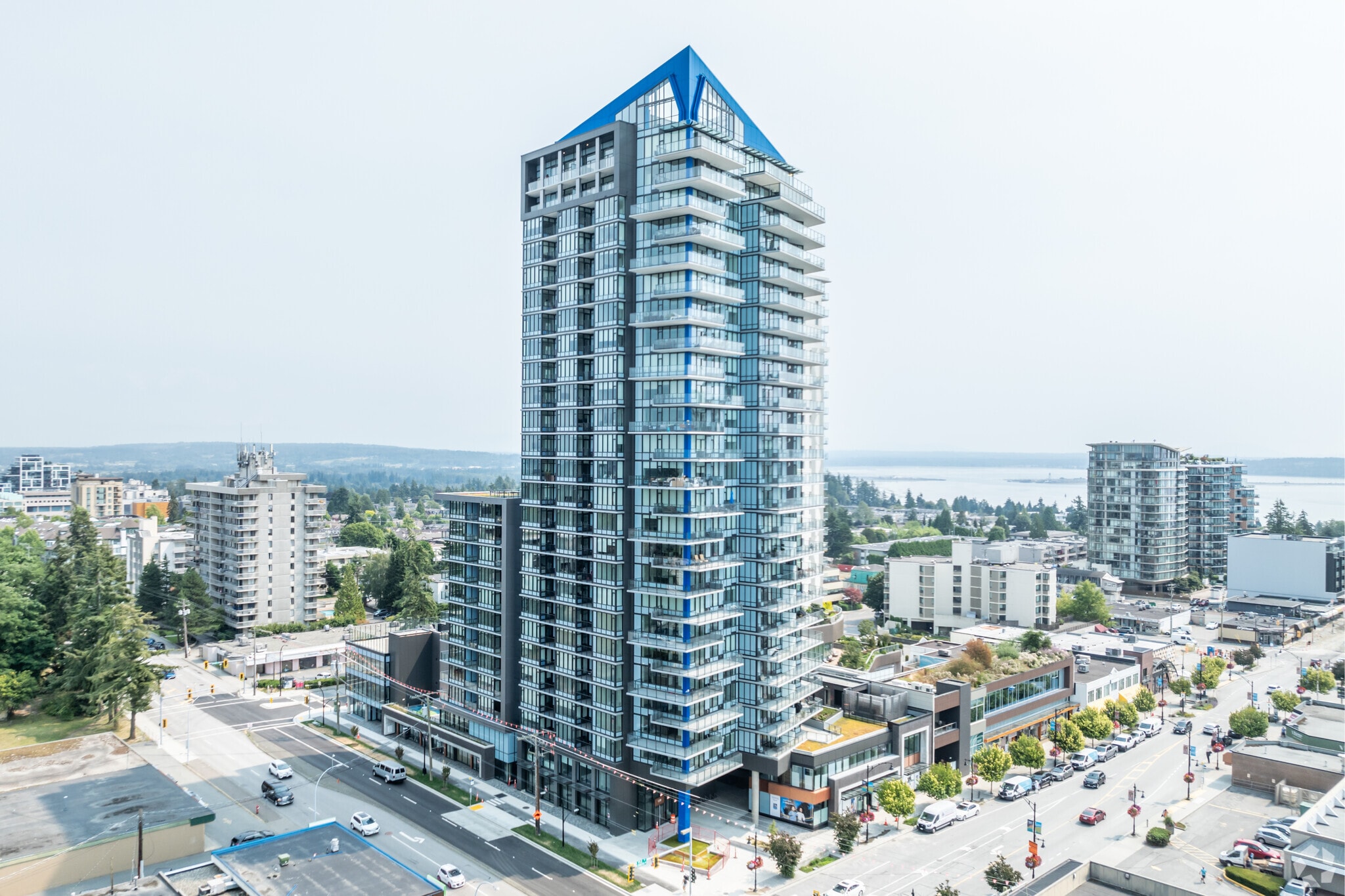 1584 Johnston Rd, White Rock, BC à louer Photo principale- Image 1 de 5