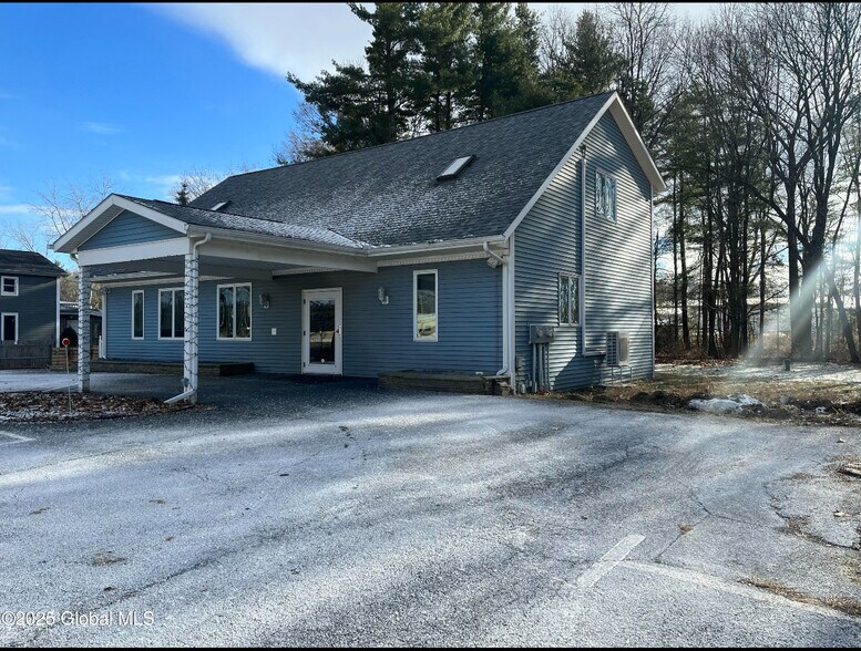 336 Route 29, Greenwich, NY à vendre - Photo du bâtiment - Image 1 de 24