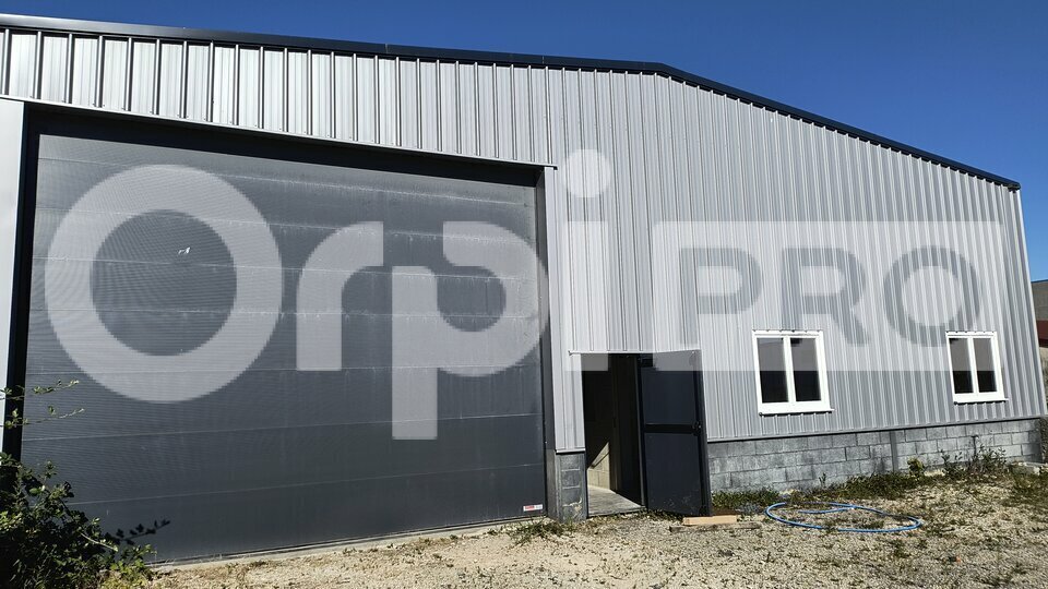 Industrial in Reims for lease - Building Photo - Image 1 of 4