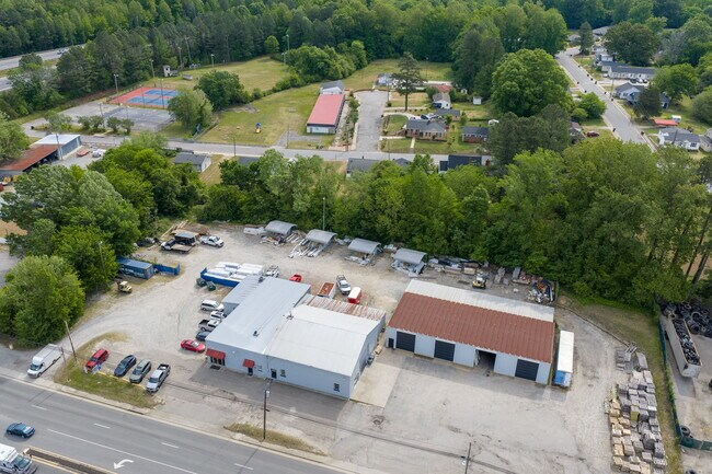 Plus de détails pour 728 N Main St, Emporia, VA - Commerce de détail à vendre
